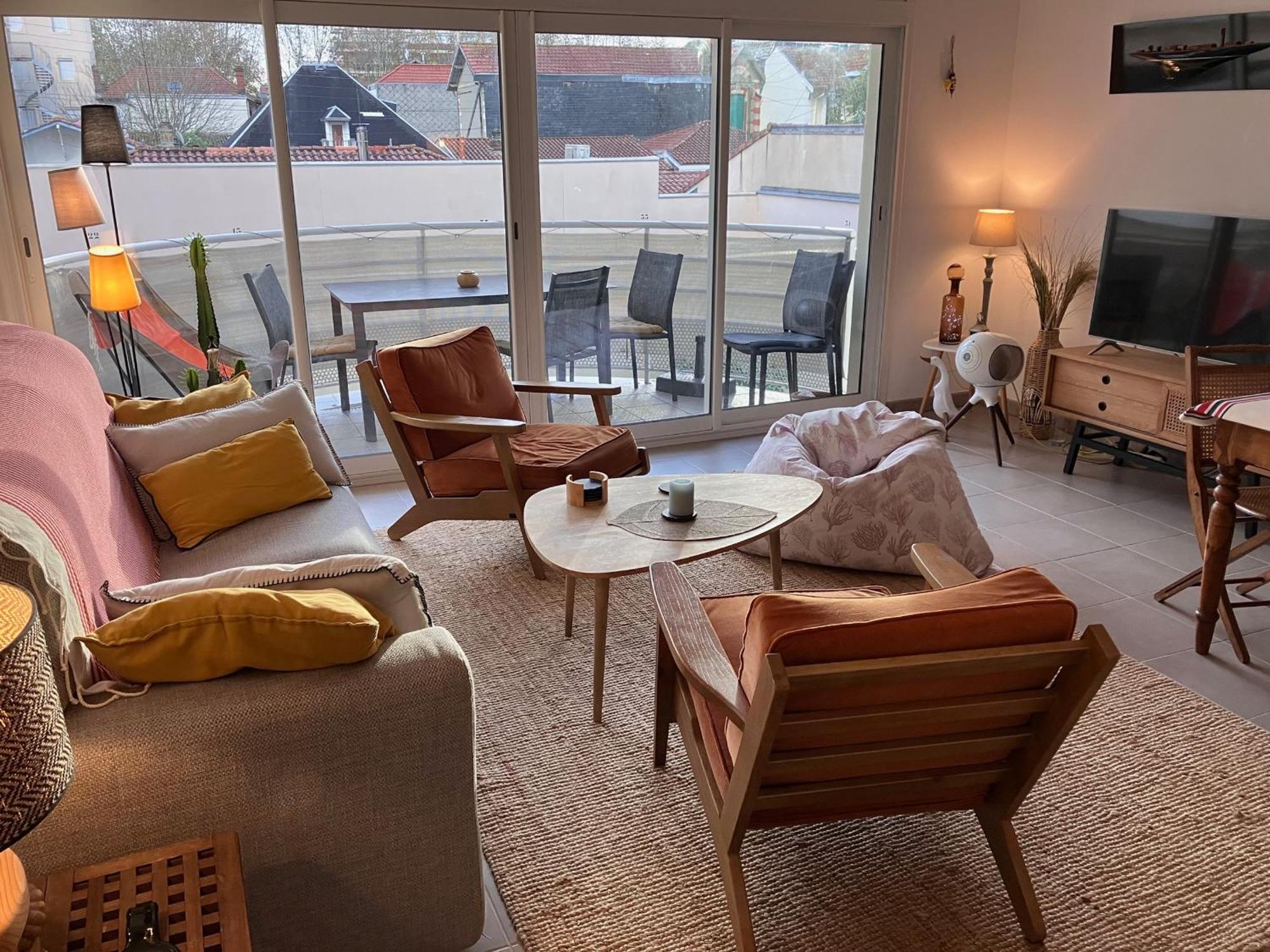 Apartment T3 En Centre D'arcachon, 2 Min Plage, 5 Min Gare, Balcon, Parking Securise, Wifi, Menage Inclus - Fr-1-374-193 *